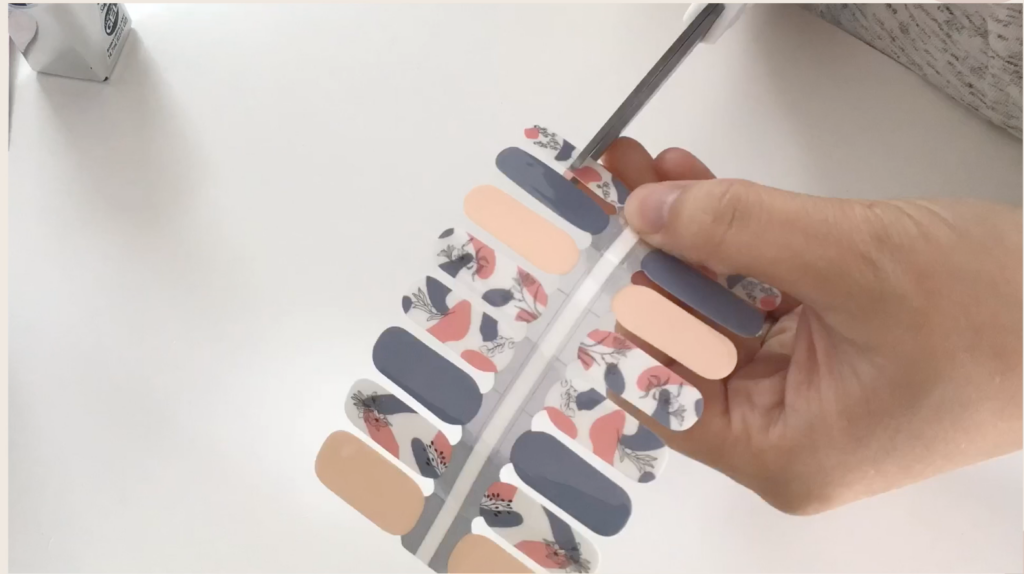 Cutting Nail Wraps